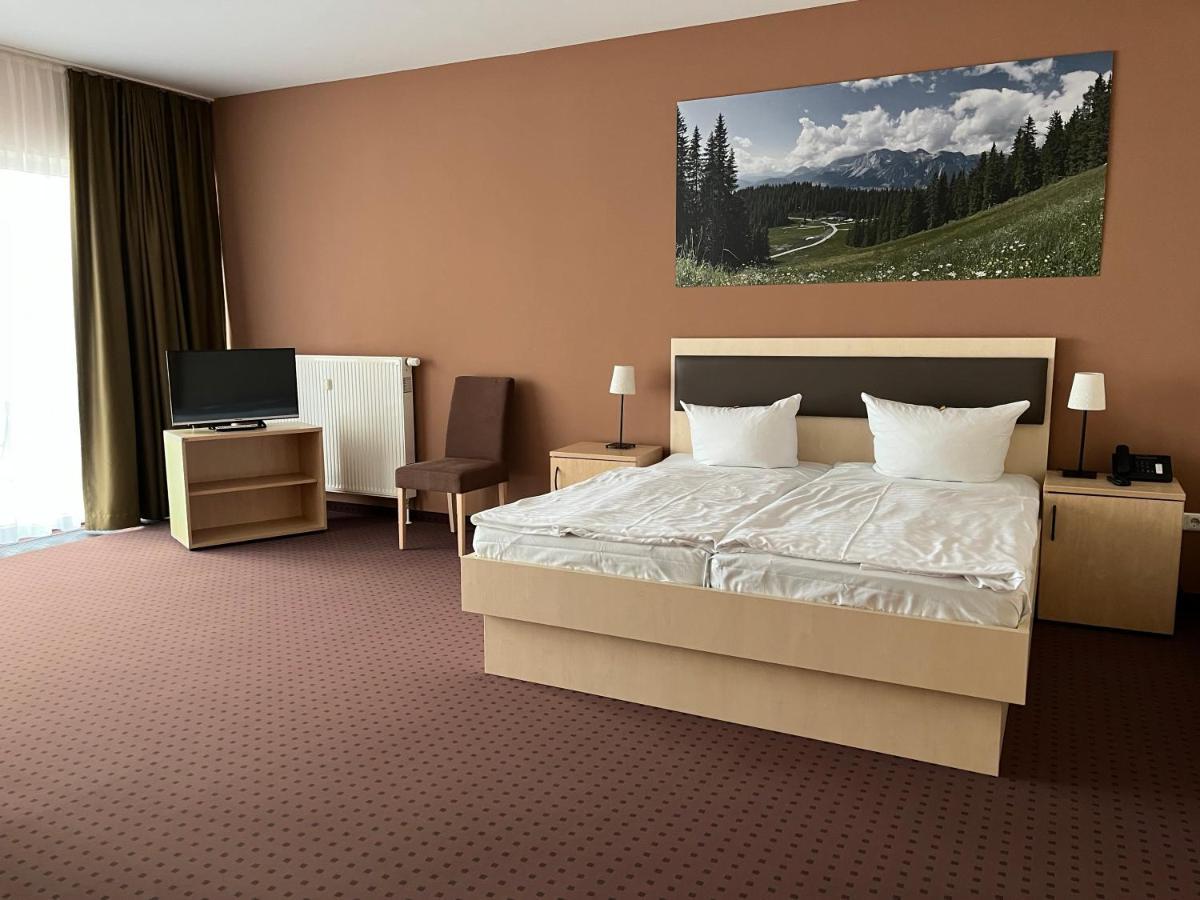 Hotel Am Heidepark Dippoldiswalde Bagian luar foto
